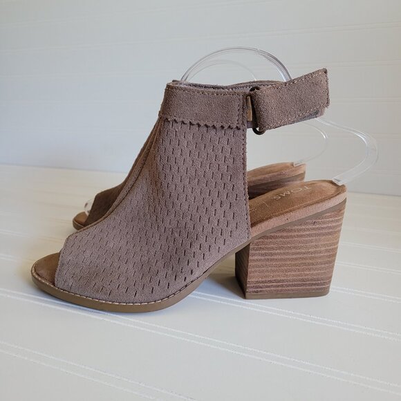Toms Suede Grenada Sandals Size 8M Perforated Suede Peep Toe Chunky Heel - Picture 2 of 14